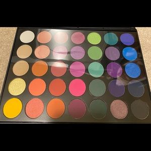 Morphe Eyeshadow palette!